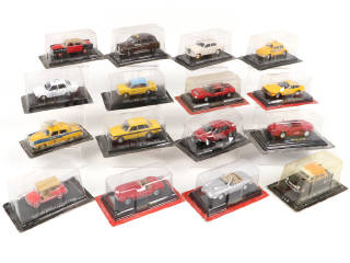 Lot 126 - DIVERS (16)
