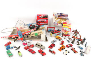 Lot 131 - DIVERS (42)