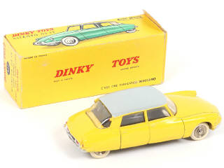 Lot 307 - DINKY TOYS (FRANCE) (1)