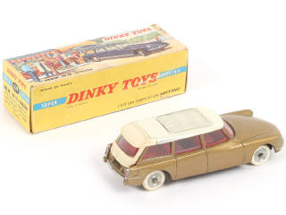 Lot 328 - DINKY TOYS (FRANCE) (1)