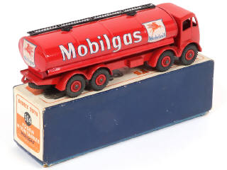Lot 212 - DINKY TOYS (GB) (1)