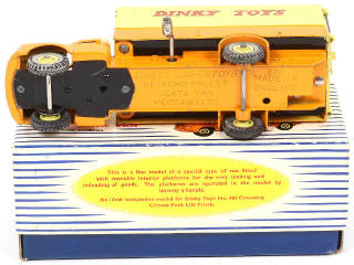 Lot 230 - DINKY TOYS (GB) (1)