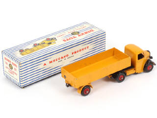 Lot 218 - DINKY TOYS (GB) (1)