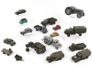 Lot 103 - DIVERS (16)