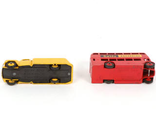 Lot 301 - DINKY TOYS (GB) (2)