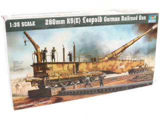 Lot 8 - TRUMPETER (CHINE) (1)