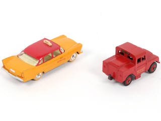 Lot 300 - DINKY TOYS (GB) (2)