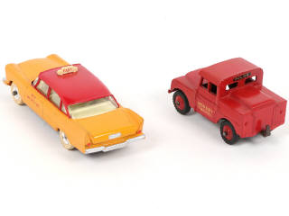 Lot 300 - DINKY TOYS (GB) (2)