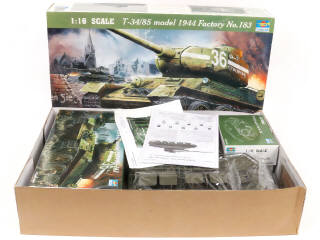 Lot 10 - TRUMPETER (CHINE) (1)