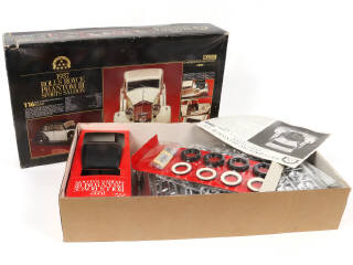 Lot 15 - FOR MASTERED MODELER (USA) (1)