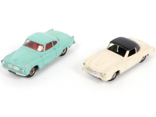 Lot 352 - DINKY TOYS (FRANCE) (3)