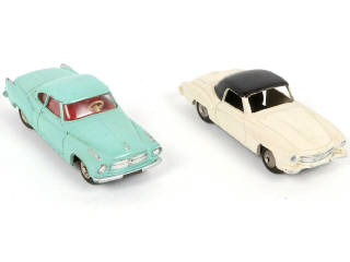 Lot 352 - DINKY TOYS (FRANCE) (3)