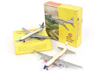 Lot 302 - DINKY TOYS (GB) (2)