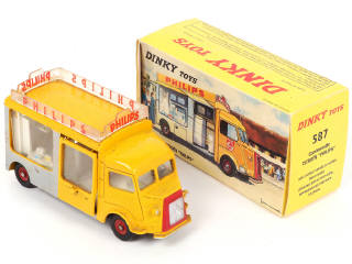 Lot 331 - DINKY TOYS (FRANCE) (1)
