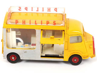 Lot 331 - DINKY TOYS (FRANCE) (1)