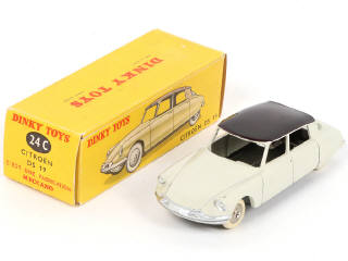 Lot 318 - DINKY TOYS (FRANCE) (1)