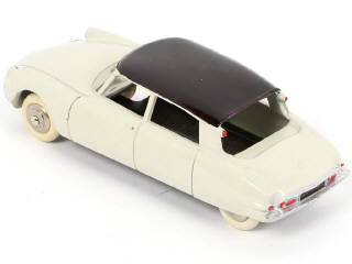 Lot 318 - DINKY TOYS (FRANCE) (1)