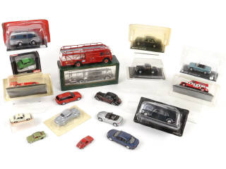 Lot 106 - DIVERS (17)