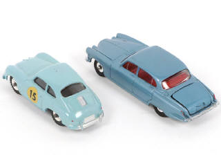 Lot 295 - DINKY TOYS (GB) (2)