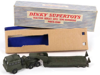 Lot 334 - DINKY TOYS (FRANCE) (1)