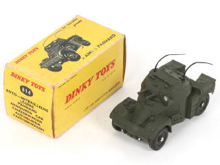 Lot 346 - DINKY TOYS (FRANCE) (2)
