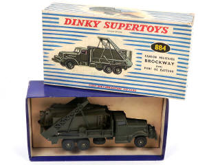 Lot 332 - DINKY TOYS (FRANCE) (1)