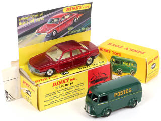 Lot 297 - DINKY TOYS (GB) (2)