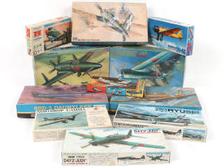 Lot 13 - DIVERS (11)