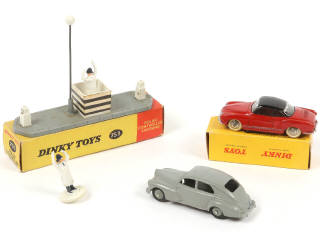 Lot 183 - DINKY TOYS (4)