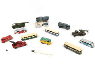 Lot 185 - DINKY TOYS (13)