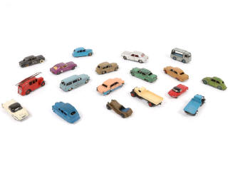 Lot 187 - DINKY TOYS (18)
