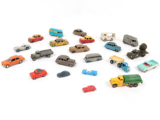 Lot 59 - DIVERS (22)