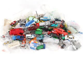 Lot 68 - DIVERS (100)