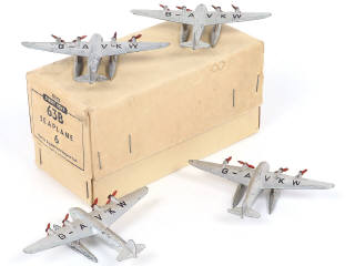 Lot 192 - DINKY TOYS (GB) (5)