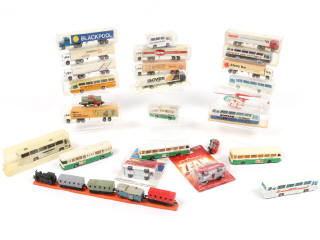 Lot 184 - DIVERS (26)