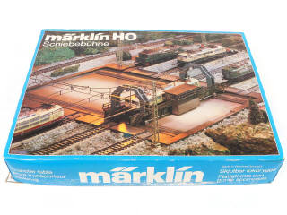 Lot 12 - DIVERS (HO) (2)