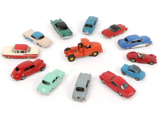 Lot 320 - DINKY TOYS (FRANCE) (13)