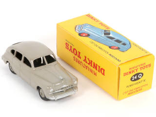 Lot 294 - DINKY TOYS (FRANCE) (1)