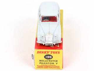 Lot 273 - DINKY TOYS (GB) (1)