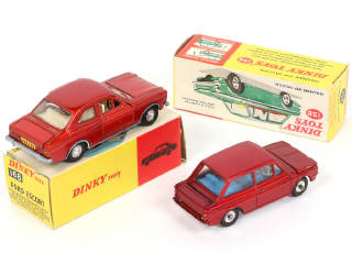 Lot 278 - DINKY TOYS (GB) (2)
