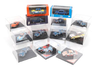 Lot 96 - DIVERS (13)