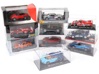 Lot 83 - DIVERS (10)