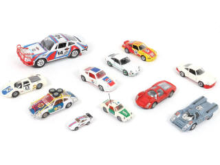 Lot 69 - DIVERS (11)