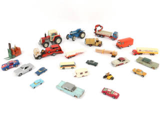 Lot 74 - DIVERS (24)