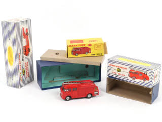 Lot 274 - DINKY TOYS (GB) (3)