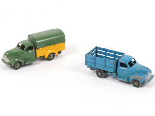 Lot 227 - DINKY TOYS (FRANCE) (2)