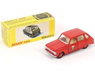 Lot 208 - DINKY TOYS (FRANCE) (1)