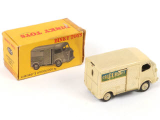 Lot 213 - DINKY TOYS (FRANCE) (1)