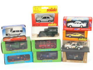 Lot 98 - DIVERS (11)