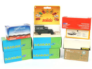 Lot 98 - DIVERS (11)